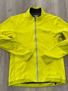 Arc'teryx Windstopper Softshell Jacket, Neon Yellow (Men's M)